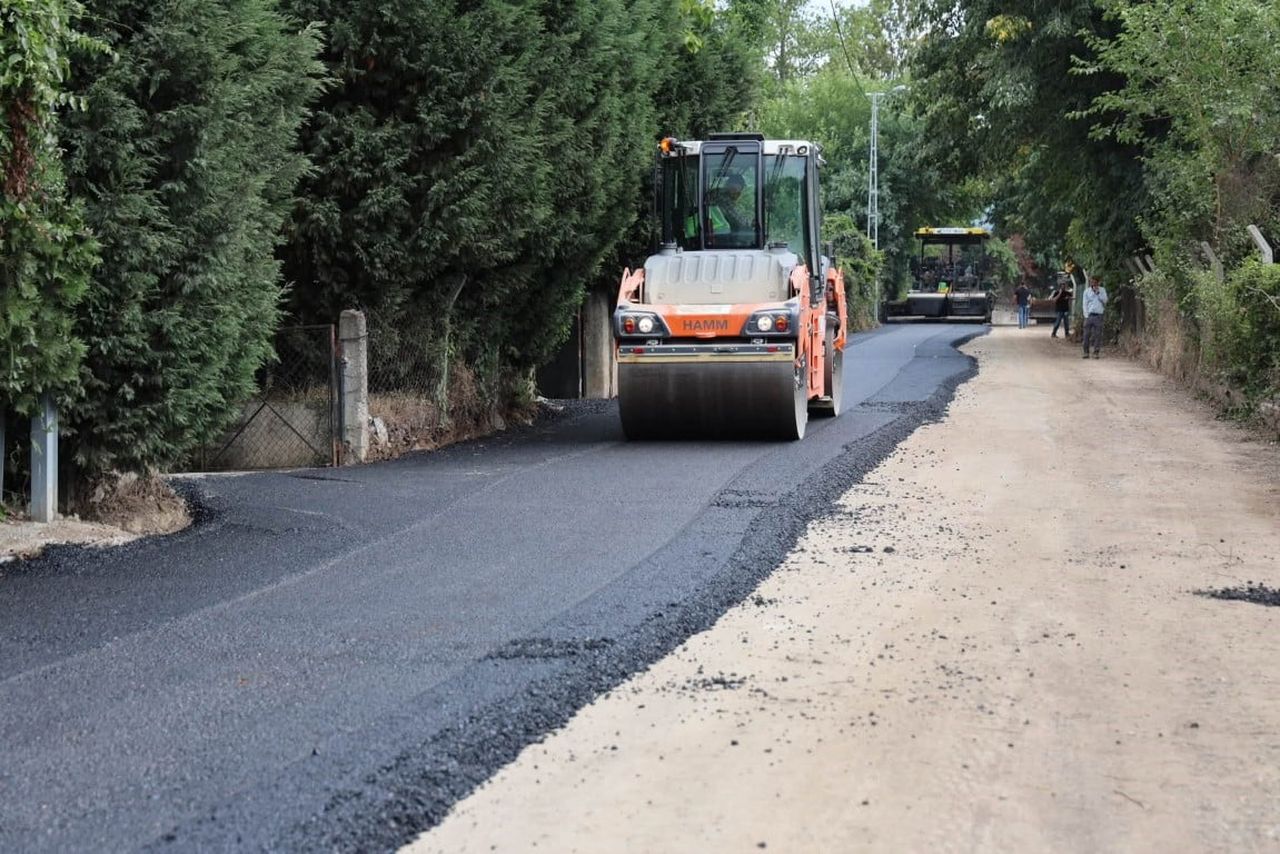 KARTEPE'DE ALTYAPI ÇALIŞMALARI TAMAMLANAN CADDE VE SOKAKLARDA BELEDİYE EKİPLERİNCE ASFALT, BETON...