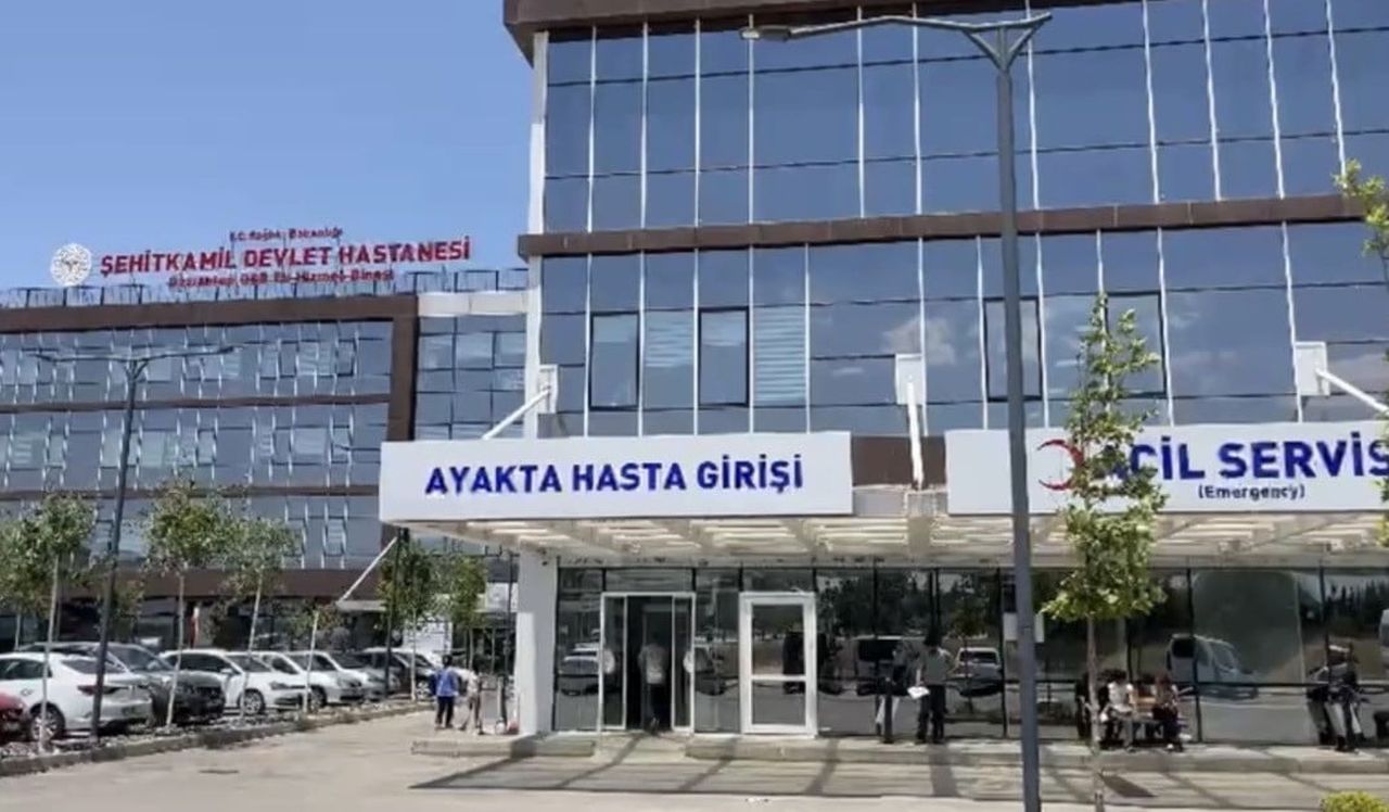 GAZİANTEP'TE BİR FABRİKADA BUHAR KAZANIN PATLAMASI SONUCU AĞIR YARALANAN 16 YAŞINDAKİ İŞÇİ...