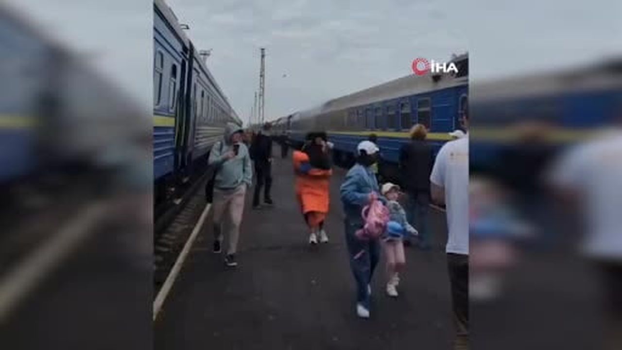 Rusya’ya ait insansız hava aracı (İHA), Ukrayna-Polonya sınırındaki Yahodyn’de bir trene isabet...