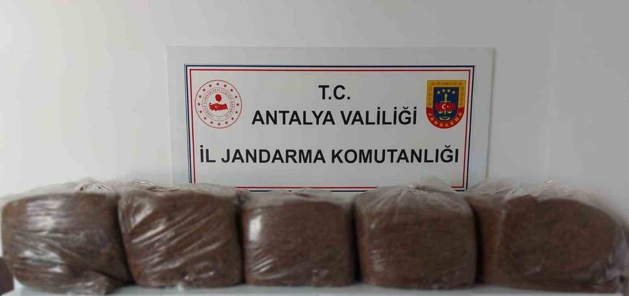 ANTALYA’NIN ALANYA VE DEMRE İLÇELERİNDE JANDARMA EKİPLERİNİN KAÇAK TÜTÜN VE TÜTÜN MAMULLERİNE...