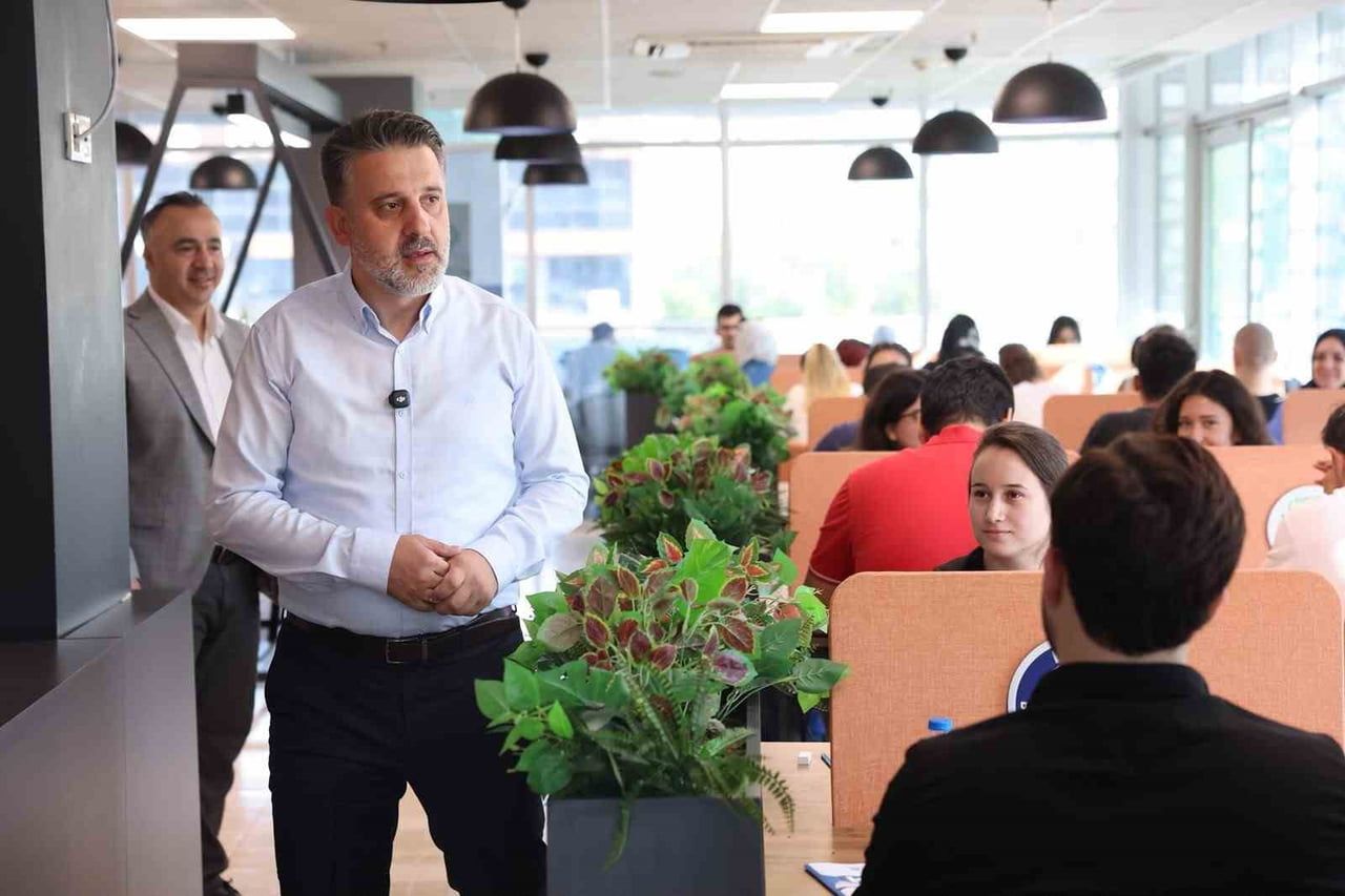 BURSA BÜYÜKŞEHİR BELEDİYESİ'NİN, BÜNYESİNDEKİ GENÇLİK MERKEZLERİNDE DÜZENLEDİĞİ ÜCRETSİZ ‘KPSS ÖN...