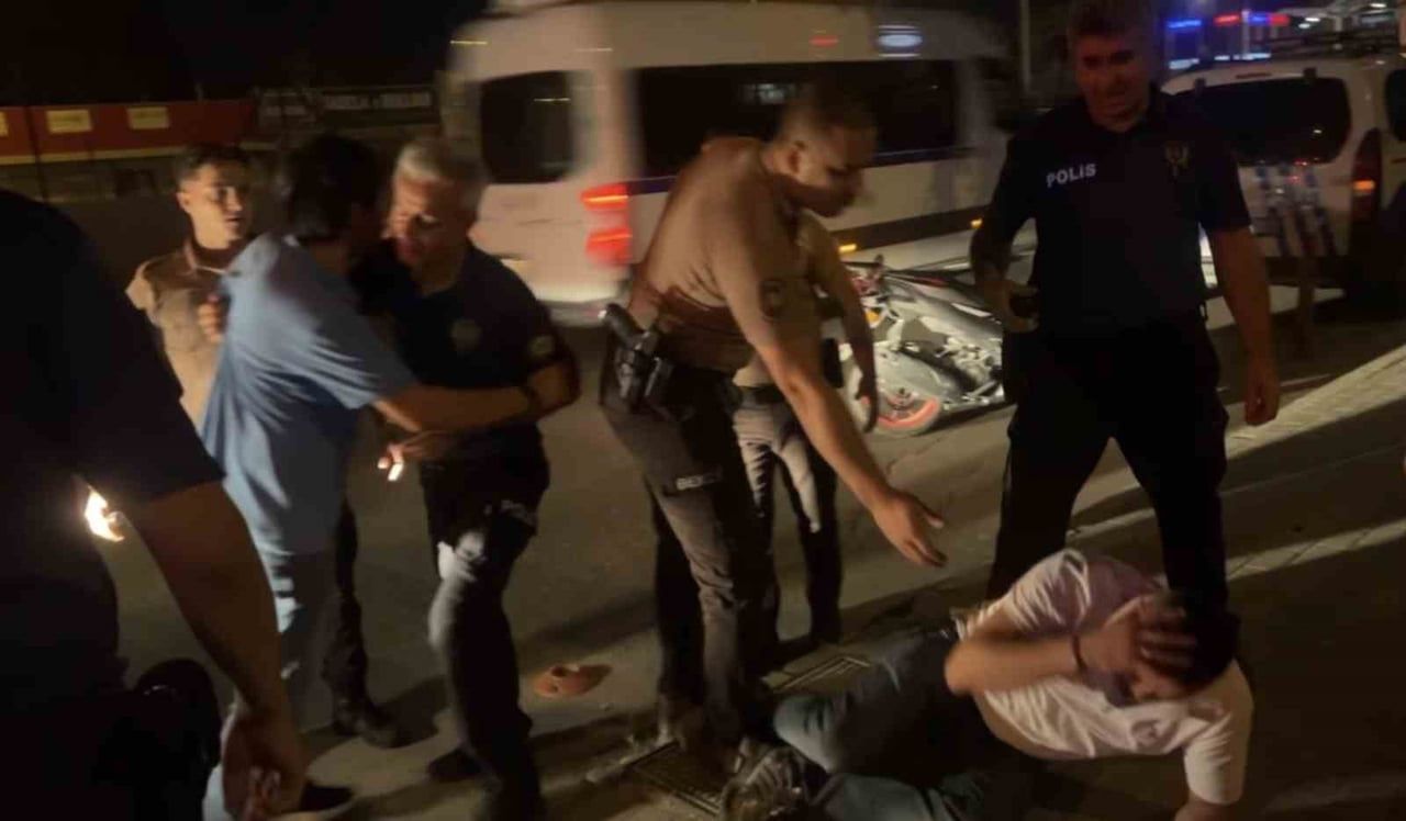 BURSA’DA ALKOLLÜ ŞAHSIN "BURAK YILMAZ" PERFORMANSI: KİMSE DOKUNMADI, KENDİNİ YERE BIRAKTI