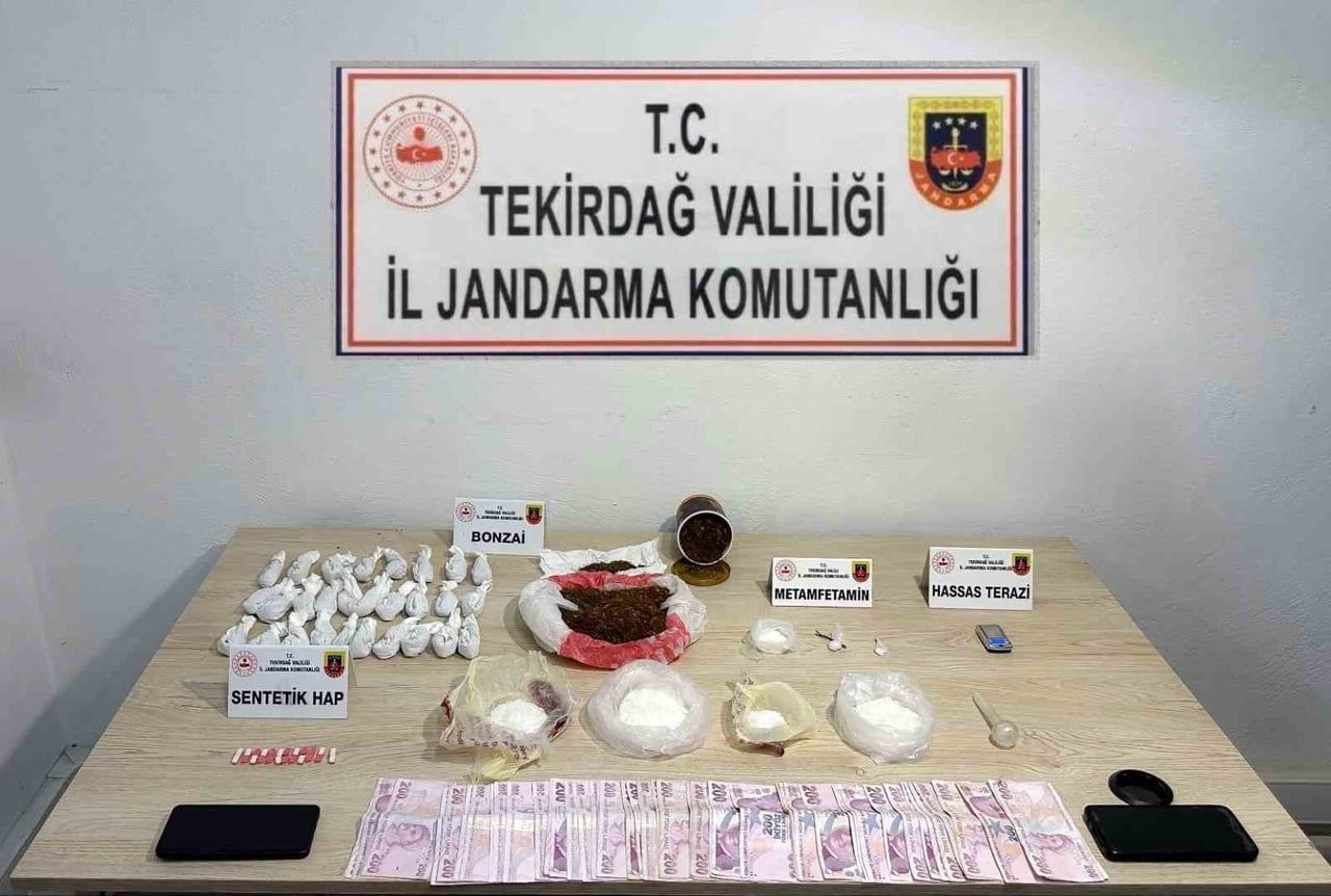 TEKİRDAĞ'DA AĞUSTOS AYINDA DÜZENLENEN OPERASYONLARDA ÇOK SAYIDA SİLAH, UYUŞTURUCU MADDE VE KAÇAK...