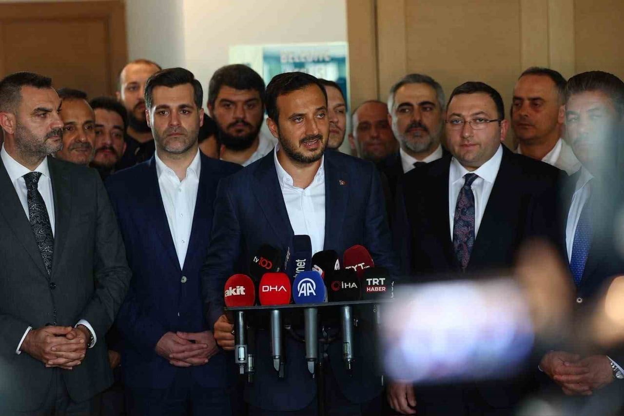 AK PARTİ İSTANBUL İL BAŞKANI ABDULLAH ÖZDEMİR VE ÜSKÜDAR BELEDİYE BAŞKANVEKİLİ SEÇİLEN CUMHUR...