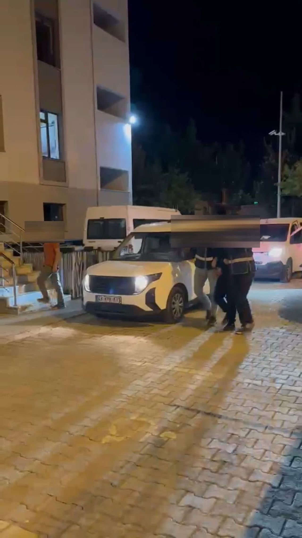 KÜTAHYA'DA 10 YIL HAPİS CEZASIYLA ARANAN ŞAHIS YAKALANDI