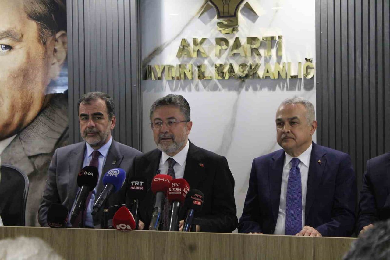 AYDIN'DA AK PARTİ AYDIN TEŞKİLATI İLE BİR ARAYA GELEN TARIM VE ORMAN BAKANI İBRAHİM YUMAKLI...