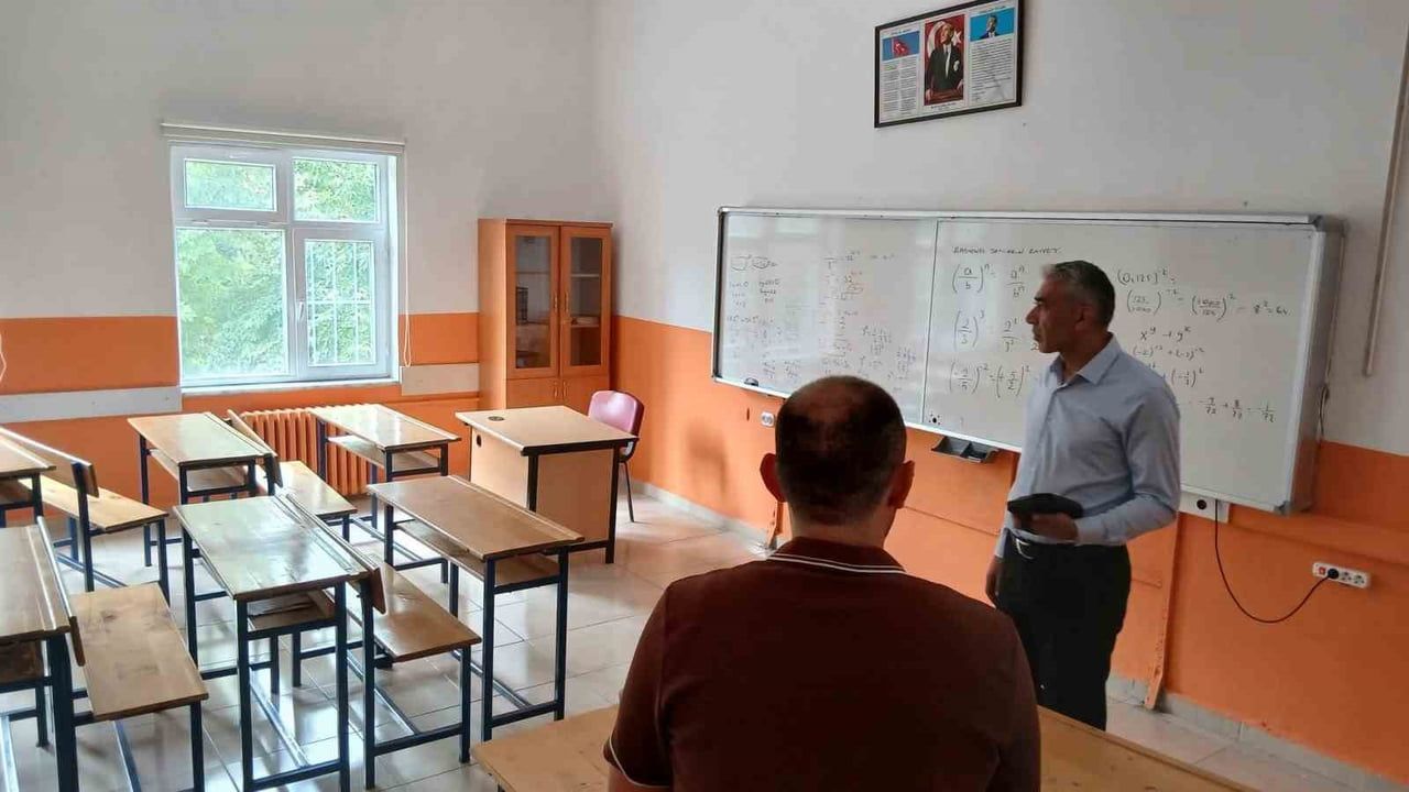 BOZKIR İLÇESİNDE OKUL DENETİMLERİ KAPSAMINDA 15 TEMMUZ ŞEHİTLERİ İMAM HATİP ORTAOKULU...
