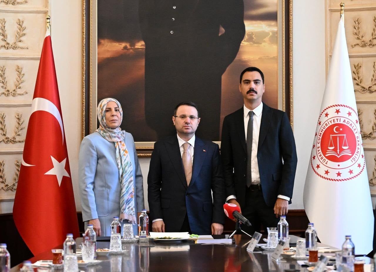 ADALET BAKANI AKIN GÜRLEK, MUHSİN YAZICIOĞLU’NUN EŞİ GÜLEFER YAZICIOĞLU İLE OĞLU FATİH FURKAN...