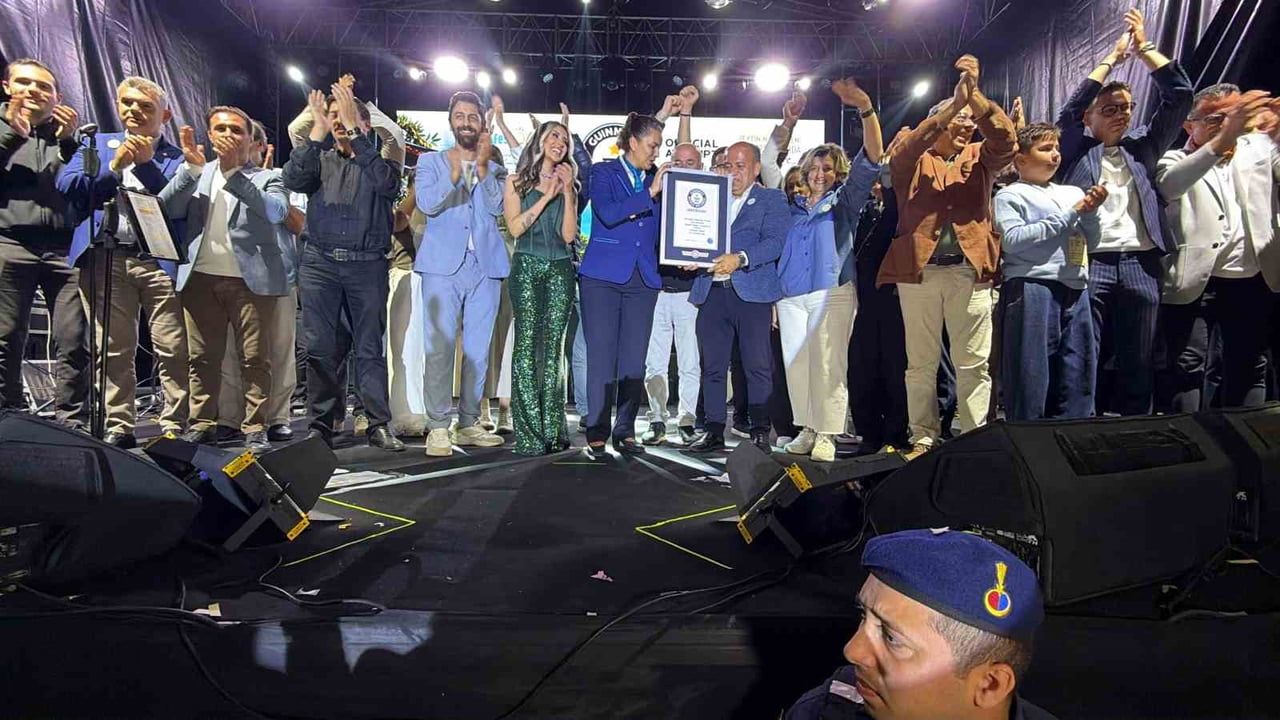 BALIKESİR’İN EDREMİT İLÇESİNDE DÜZENLENEN 3. EDREMİT ZEYTİNYAĞI TADIM FESTİVALİ (FESTOLİVE)...