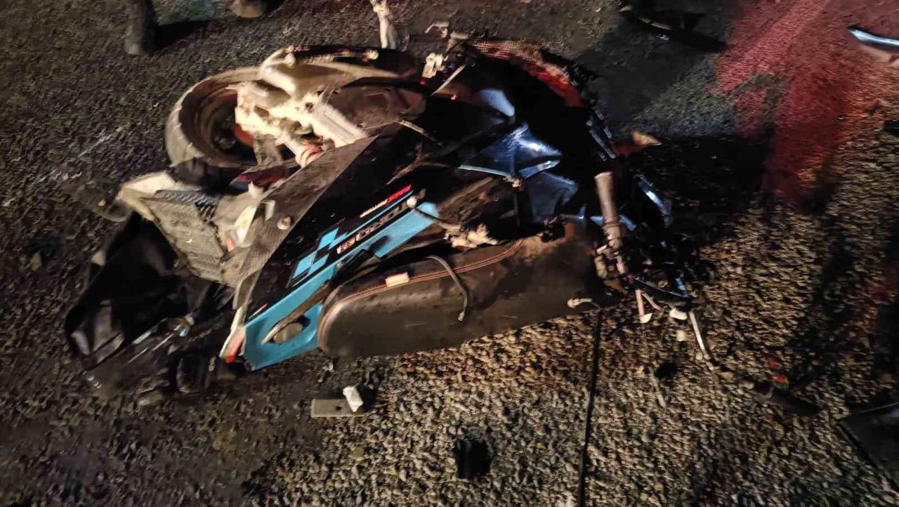BURSA'NIN YENİŞEHİR İLÇESİNDE ALKOLLÜ TIR SÜRÜCÜSÜNÜN TERS ŞERİDE GİREREK MOTOSİKLETE ÇARPMASI...
