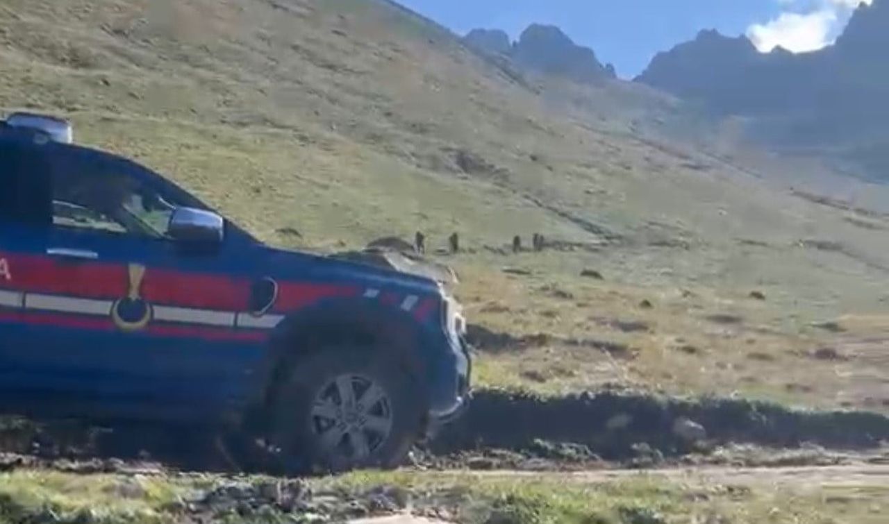 RİZE’NİN ÇAMLIHEMŞİN İLÇESİNE BAĞLI AVUSOR YAYLASI KAÇKAR DAĞI MEVKİİNDE, KAYNOLAN İNGİLİZ...