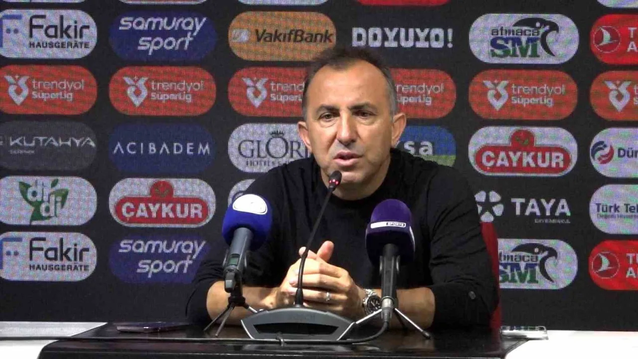 ÇAYKUR RİZESPOR TEKNİK DİREKTÖRÜ RECEP UÇAR: "SÖYLENECEK ÇOK FAZLA BİR ŞEY YOK, ÜZGÜNÜZ....