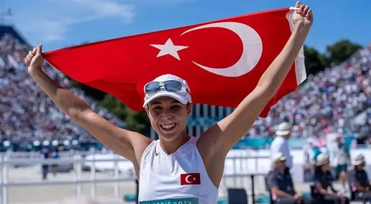 İLKE ÖZYÜKSEL MİHRİOĞLU, MODERN PENTATLON ŞAMPİYONASI’NDA ALTIN MADALYA KAZANDI