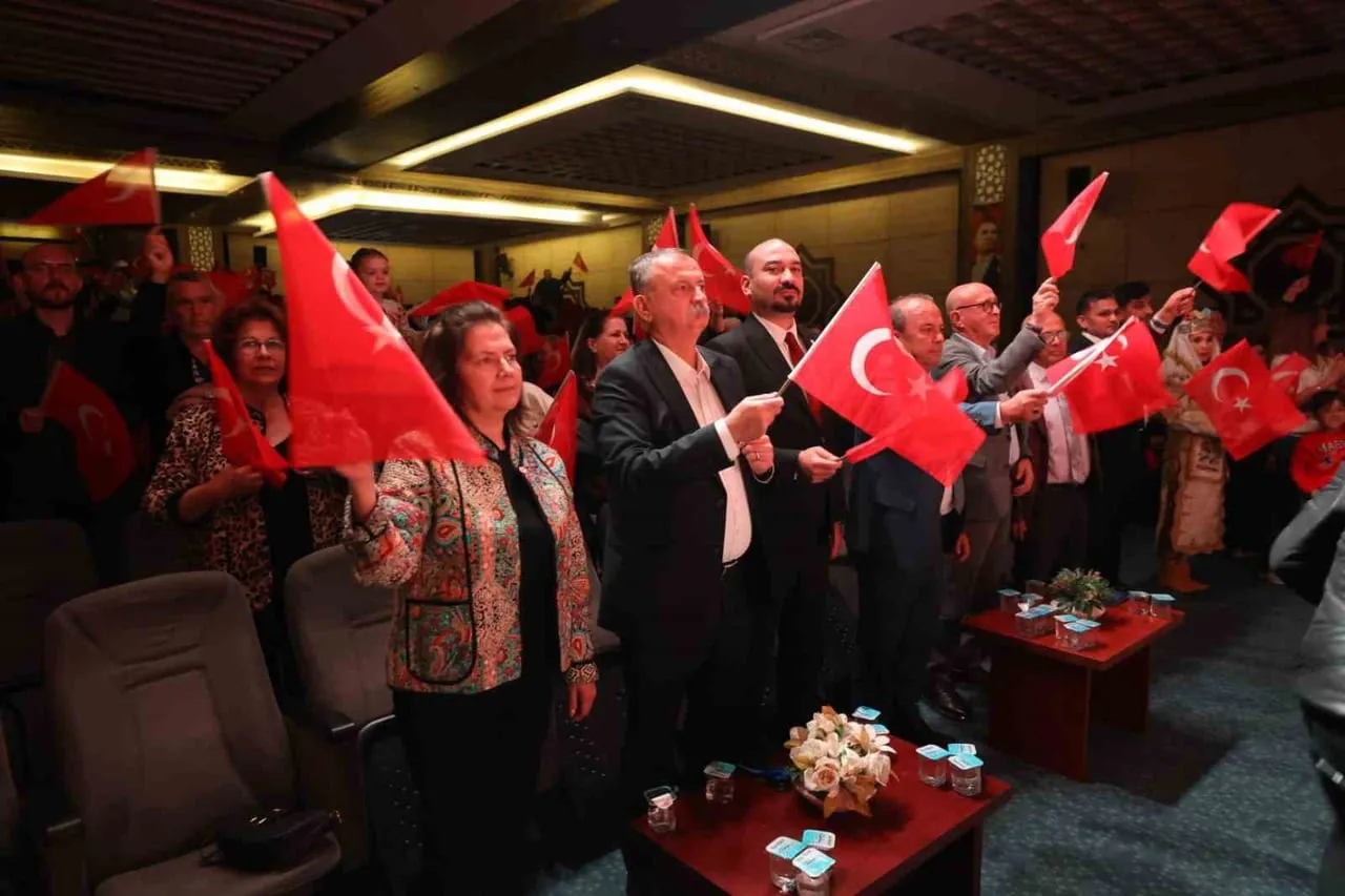 MANİSA’NIN YUNUSEMRE İLÇESİNDE 29 EKİM CUMHURİYET BAYRAMI, KONSERDEN HALK OYUNLARINA, RİTİM...