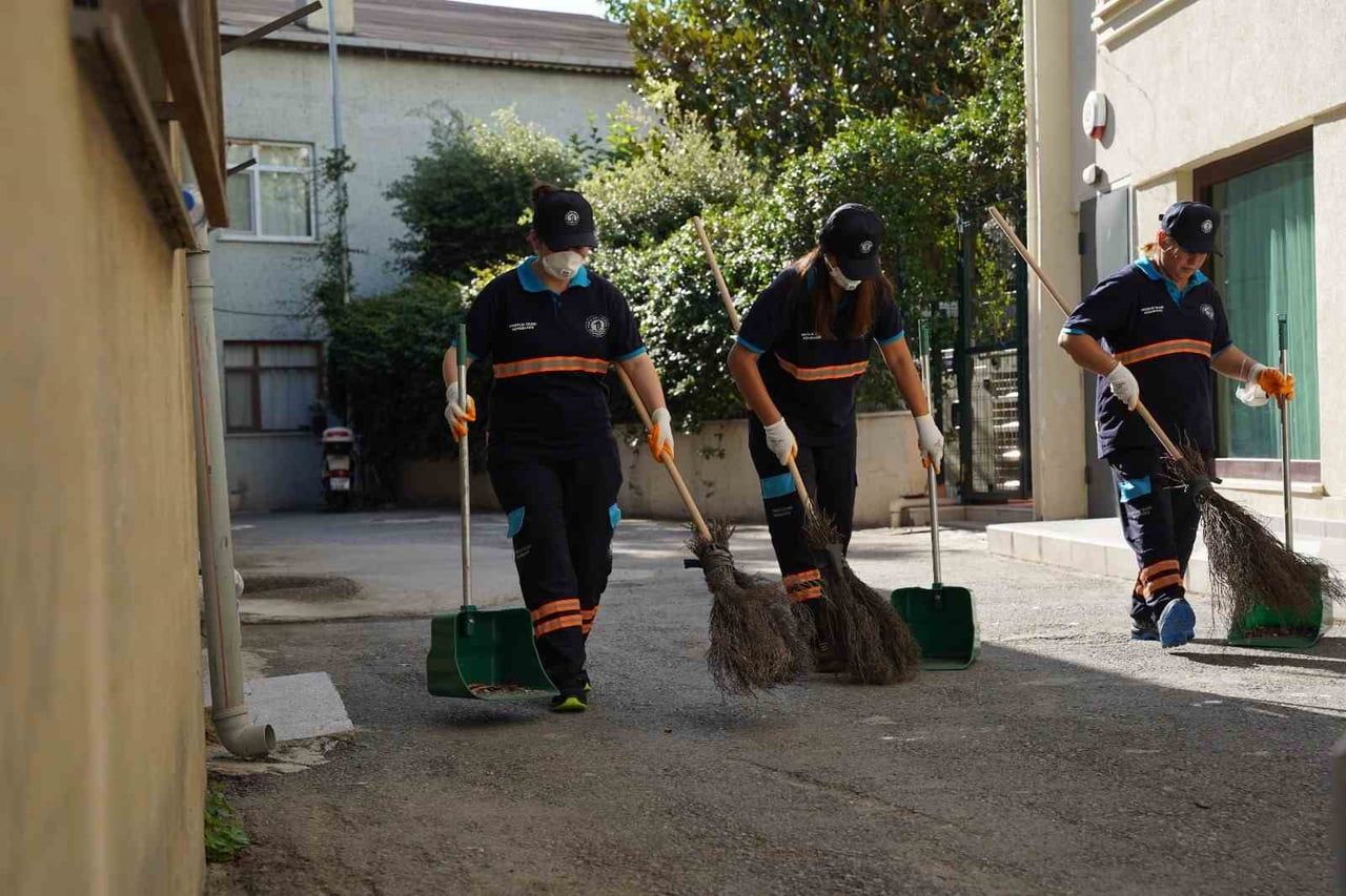 TUZLA BELEDİYESİ TARAFINDAN HAYATA GEÇİRİLEN YENİ ÇALIŞMA KAPSAMINDA 4 KADIN PERSONEL, İLÇENİN...