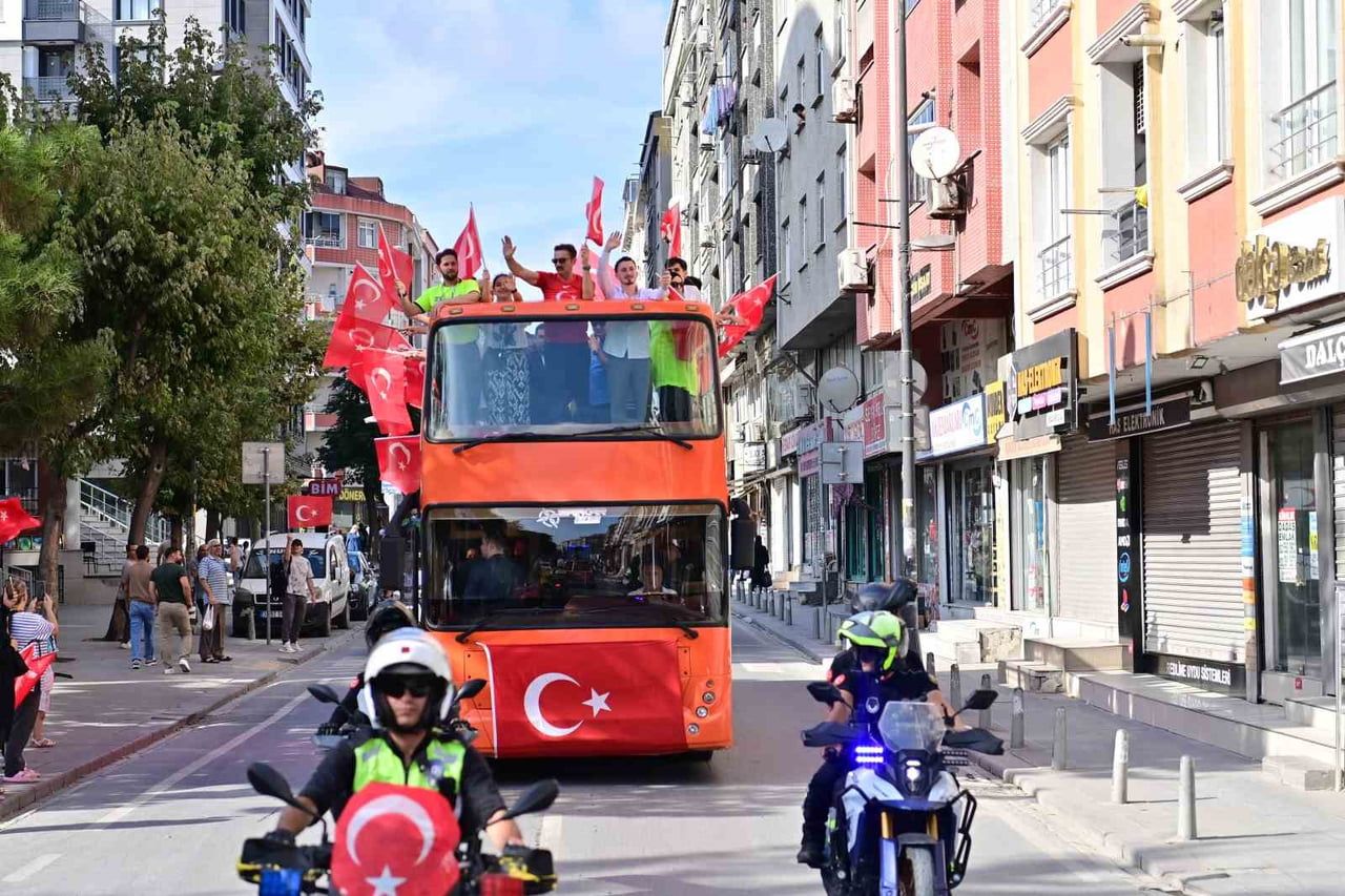 BAHÇELİEVLER BELEDİYESİ TARAFINDAN 30 AĞUSTOS ZAFER BAYRAMI’NIN 104. YIL DÖNÜMÜ DOLAYISIYLA...
