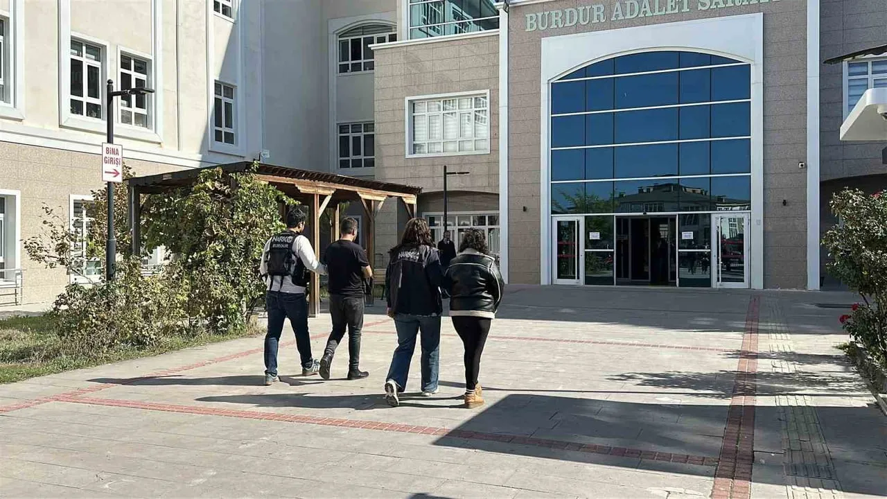ŞÜPHELİLER ADLİYE SEVK EDİLDİ