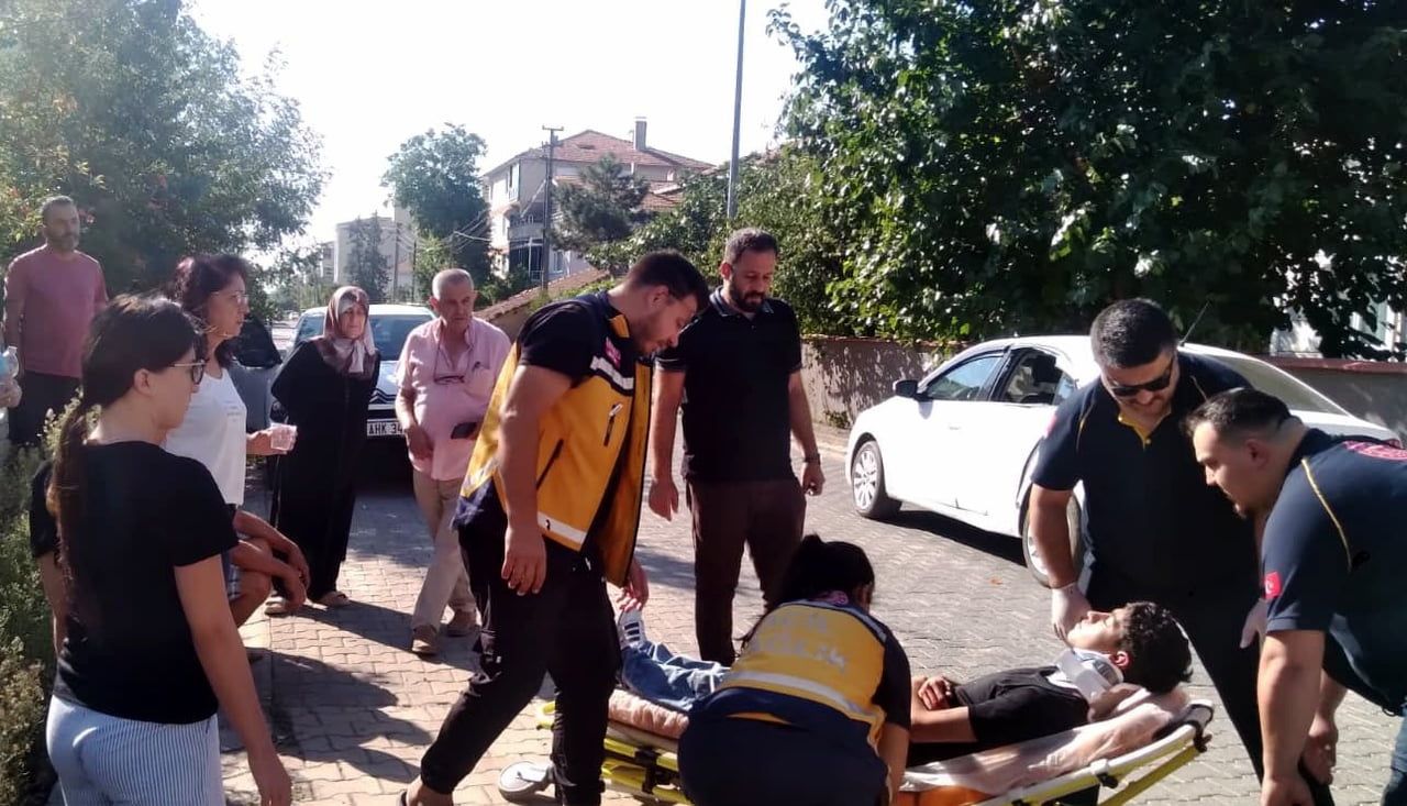 MOTOSİKLET SÜRÜCÜSÜ YARALANDI.