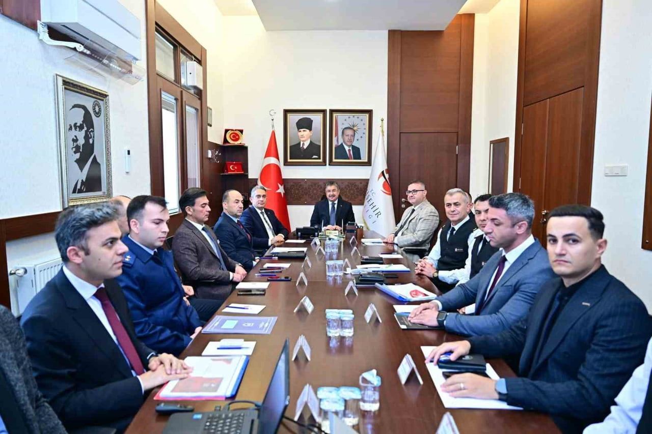 ESKİŞEHİR VALİSİ DR. ERDİNÇ YILMAZ BAŞKANLIĞINDA KENT GENELİNDEKİ GÜVENLİK, ASAYİŞ VE KAMU...