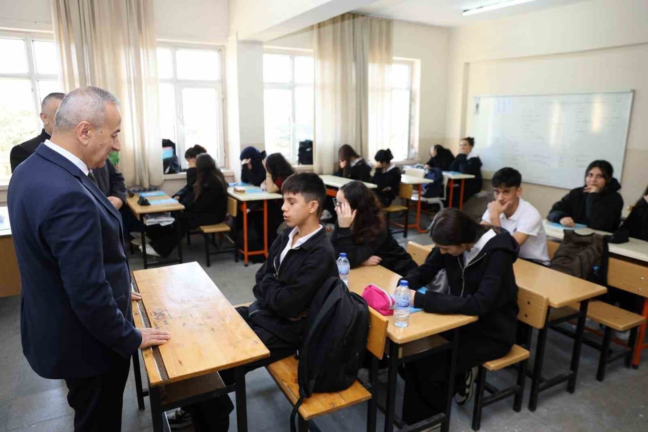 KARABÜK İL MİLLİ EĞİTİM MÜDÜRÜ NEVZAT AKBAŞ, PROF. DR. SÜHEYL ÜNVER MESLEKİ VE TEKNİK ANADOLU...