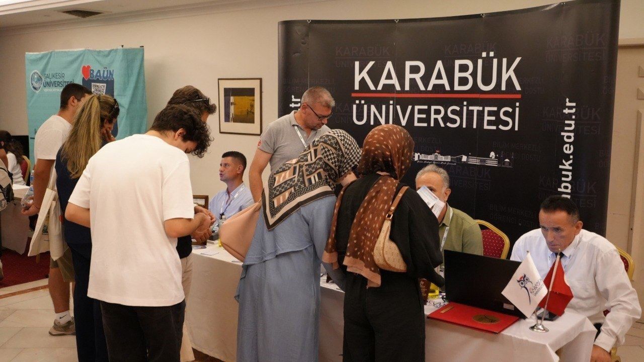 KARABÜK ÜNİVERSİTESİ(KBÜ), 2026 TERCİH DÖNEMİ KAPSAMINDA İZMİR'DE DÜZENLENEN ÜNİVERSİTE TERCİH...