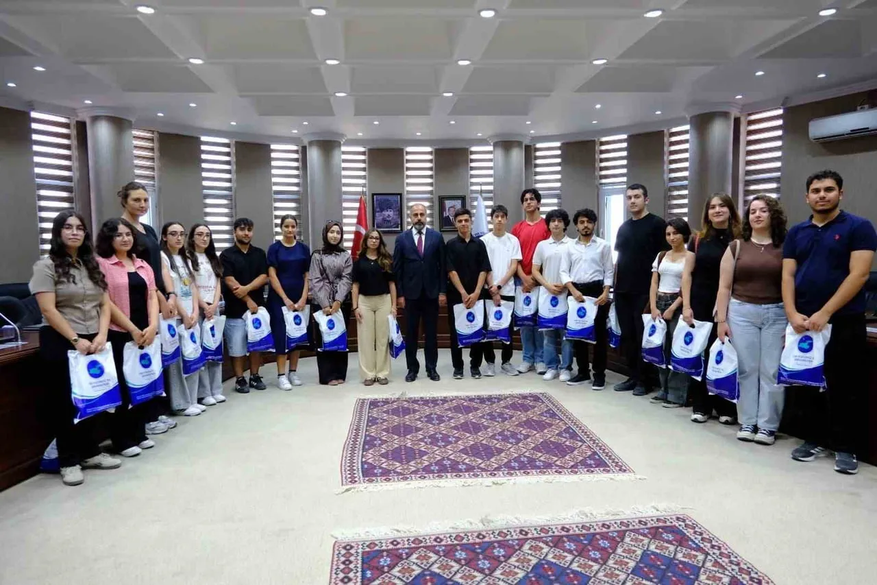 VAN YÜZÜNCÜ YIL ÜNİVERSİTESİ (VAN YYÜ) ÖNCÜLÜĞÜNDE 2022 YILINDA HAYATA GEÇİRİLEN "BUGÜNÜN BİLİMİ...