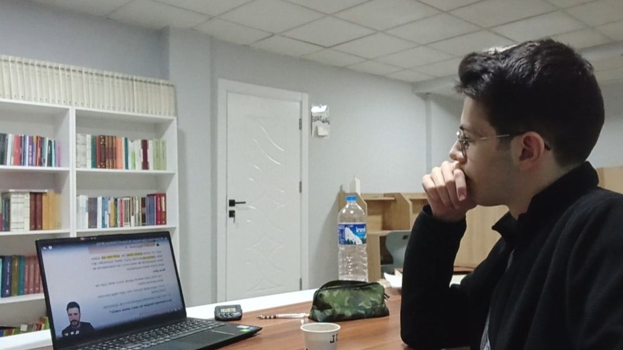 AĞRI HALK EĞİTİM MERKEZİ BÜNYESİNDE MEZUN ÖĞRENCİLERE YÖNELİK ÜCRETSİZ DÜZENLENEN DESTEKLEME VE...