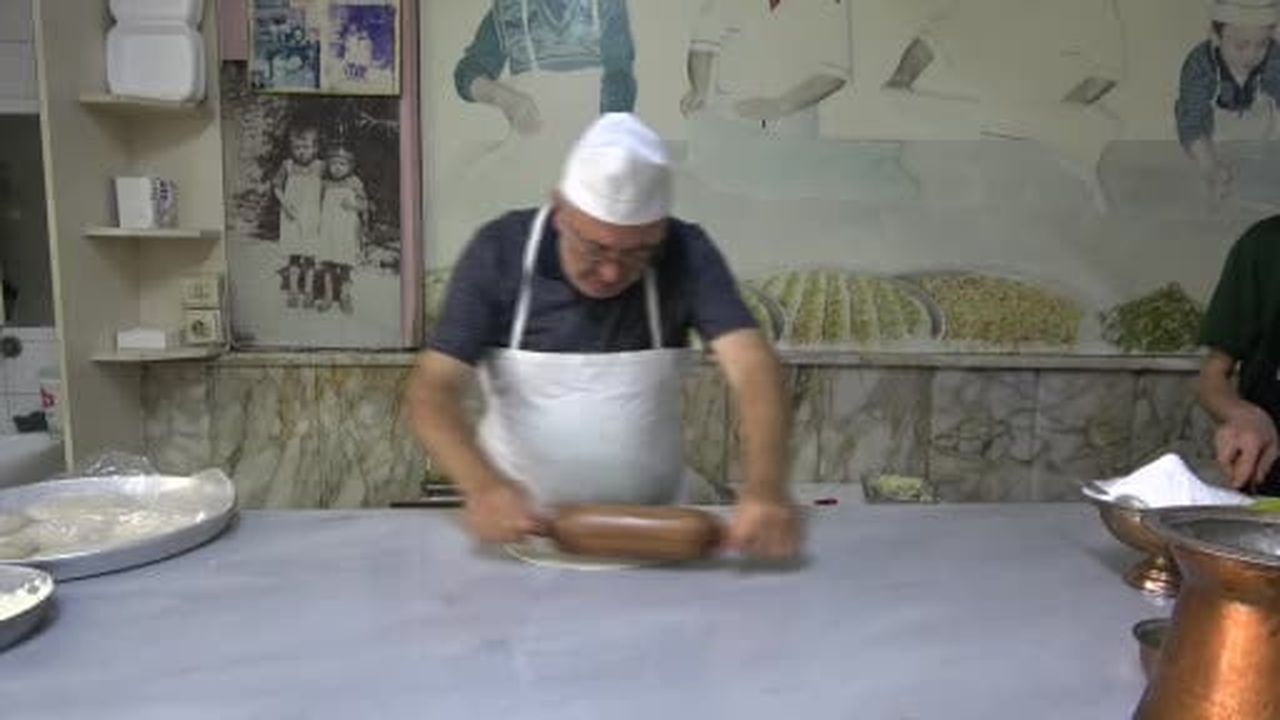 5 yaşında başladı, 63 yıldır katmer açıyor
