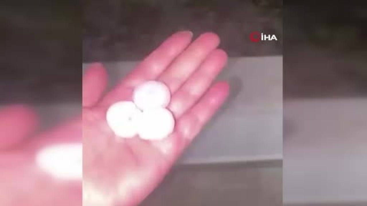 Ceviz büyüklüğünde dolu yağışı ortalığı beyaza bürüdü