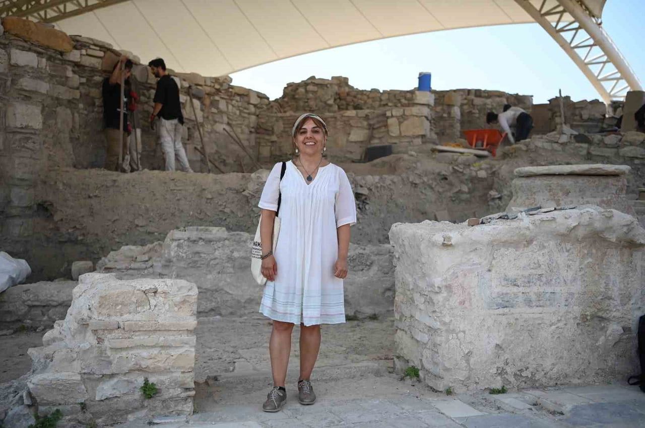 AYDIN'IN KUŞADASI İLÇESİNDEKİ TARİHİ KADIKALESİ-ANAİA HÖYÜĞÜ'NDEKİ KAZI ÇALIŞMALARINA BU YIL DA...