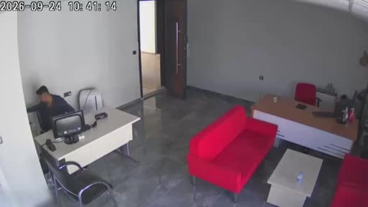 Adıyaman'da deprem anı kamerada