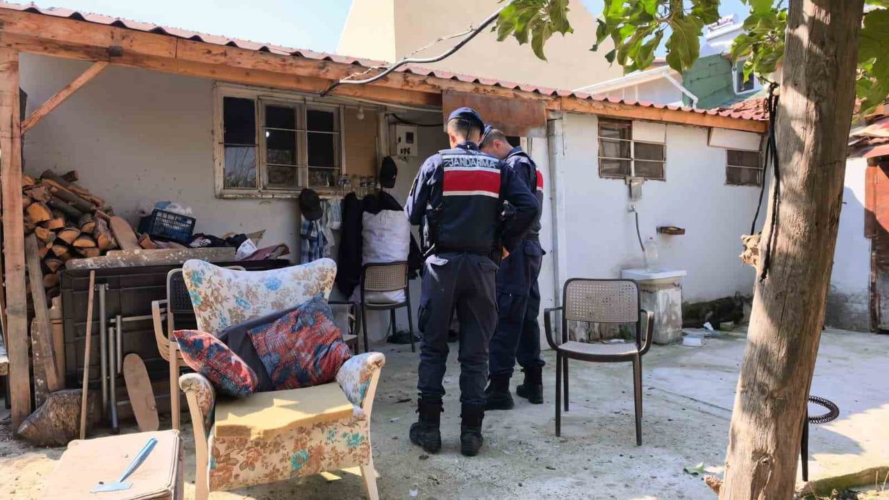 İNEGÖL'DE YAŞLI ADAM EVİNDE ÖLÜ BULUNDU