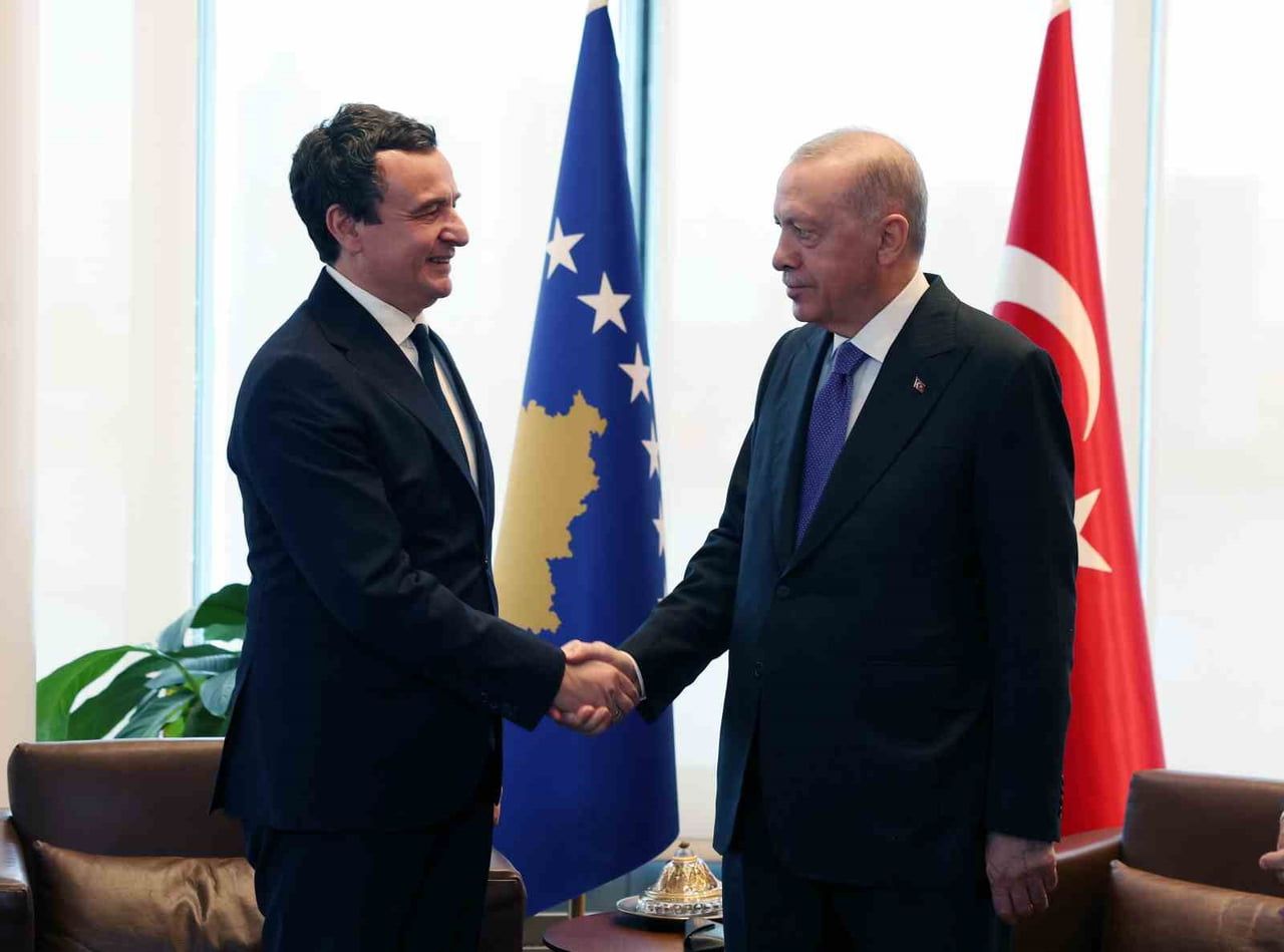 CUMHURBAŞKANI RECEP TAYYİP ERDOĞAN, KOSOVA BAŞBAKANI ALBİN KURTİ'Yİ TÜRKEVİ'NDE KABUL...