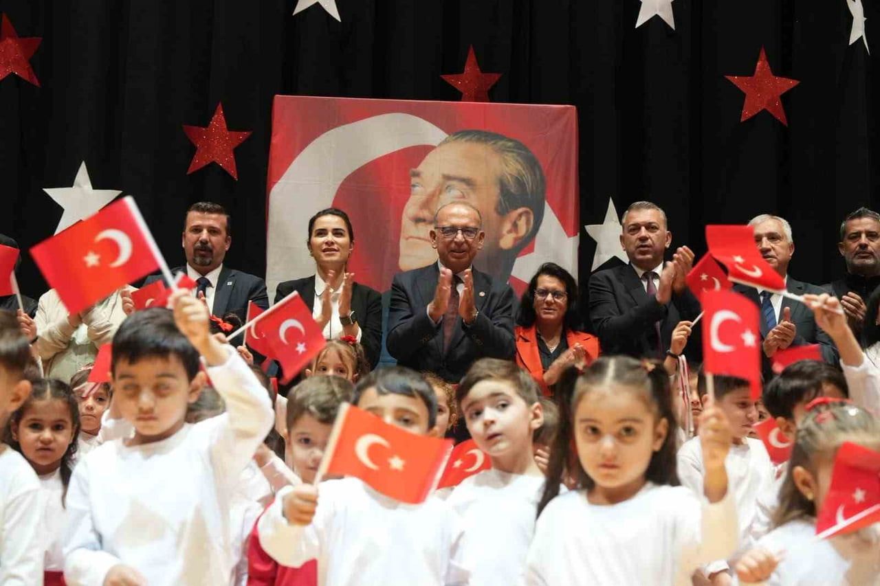 TURGUTLU BELEDİYESİ ÇOCUK KÜLTÜR SANAT MERKEZLERİNDE EĞİTİM GÖREN ÇOCUKLAR, CUMHURİYETİN 103. YIL...