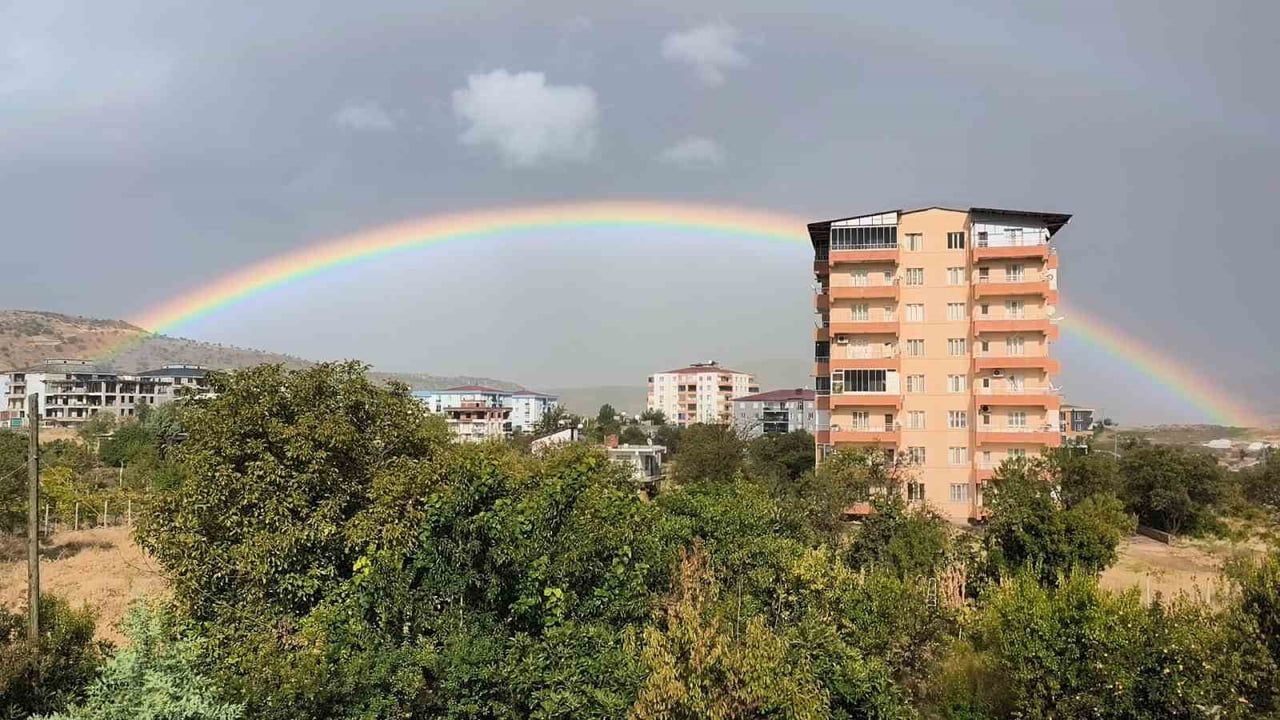DİCLE'DE GÖKKUŞAĞI GÖRSEL ŞÖLEN OLUŞTURDU