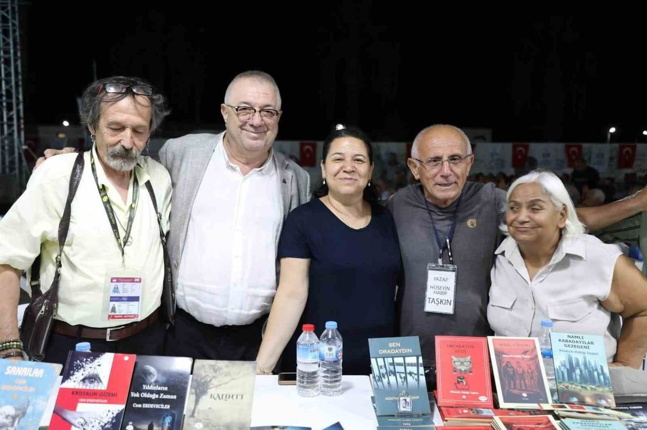 BALIKESİR’İN EDREMİT BELEDİYESİ TARAFINDAN DÜZENLENEN 8. EDREMİT KİTAP FUARI, DÖRDÜNCÜ GÜNÜNDE...