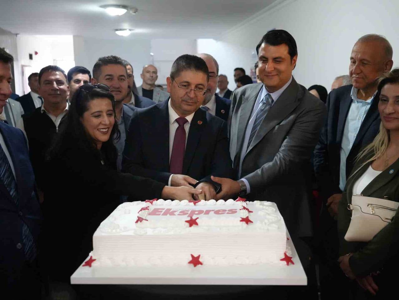 EKSPRES GAZETESİ 55 YAŞINDA
