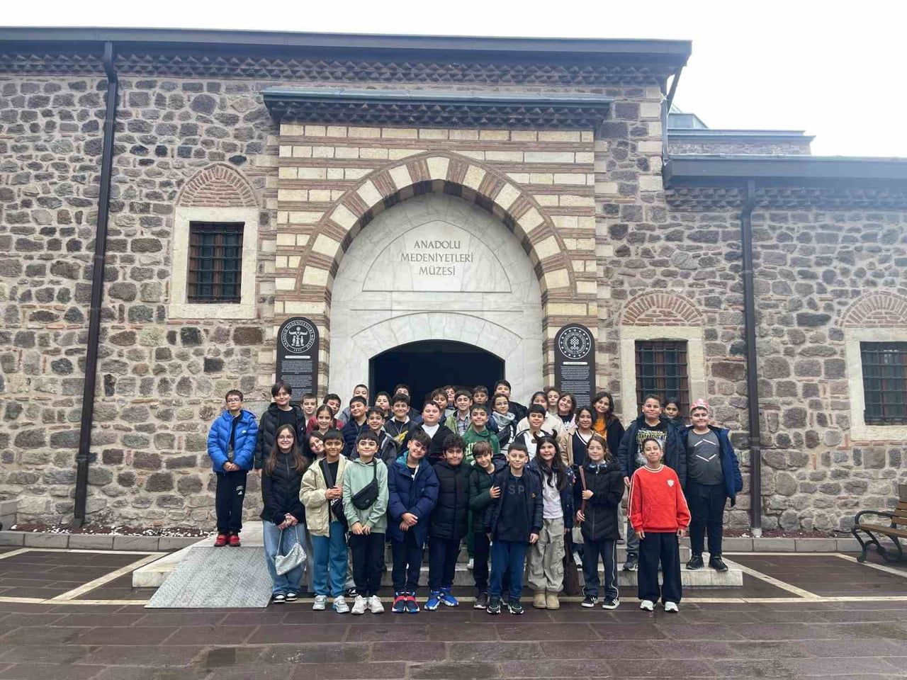 GAZİANTEP KOLEJ VAKFI ÖZEL ORTAOKULU ÖĞRENCİLERİ ANKARA’YA DÜZENLEDİKLERİ GEZİYLE TARİHİ VE...