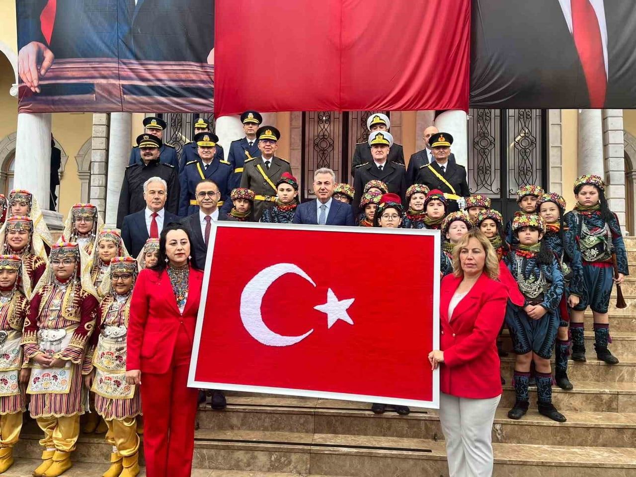 CUMHURİYET'İN 103. KURULUŞ YIL DÖNÜMÜ ETKİNLİKLERİ KAPSAMINDA DOKUNAN TÜRK BAYRAĞI, DÜZENLENEN...