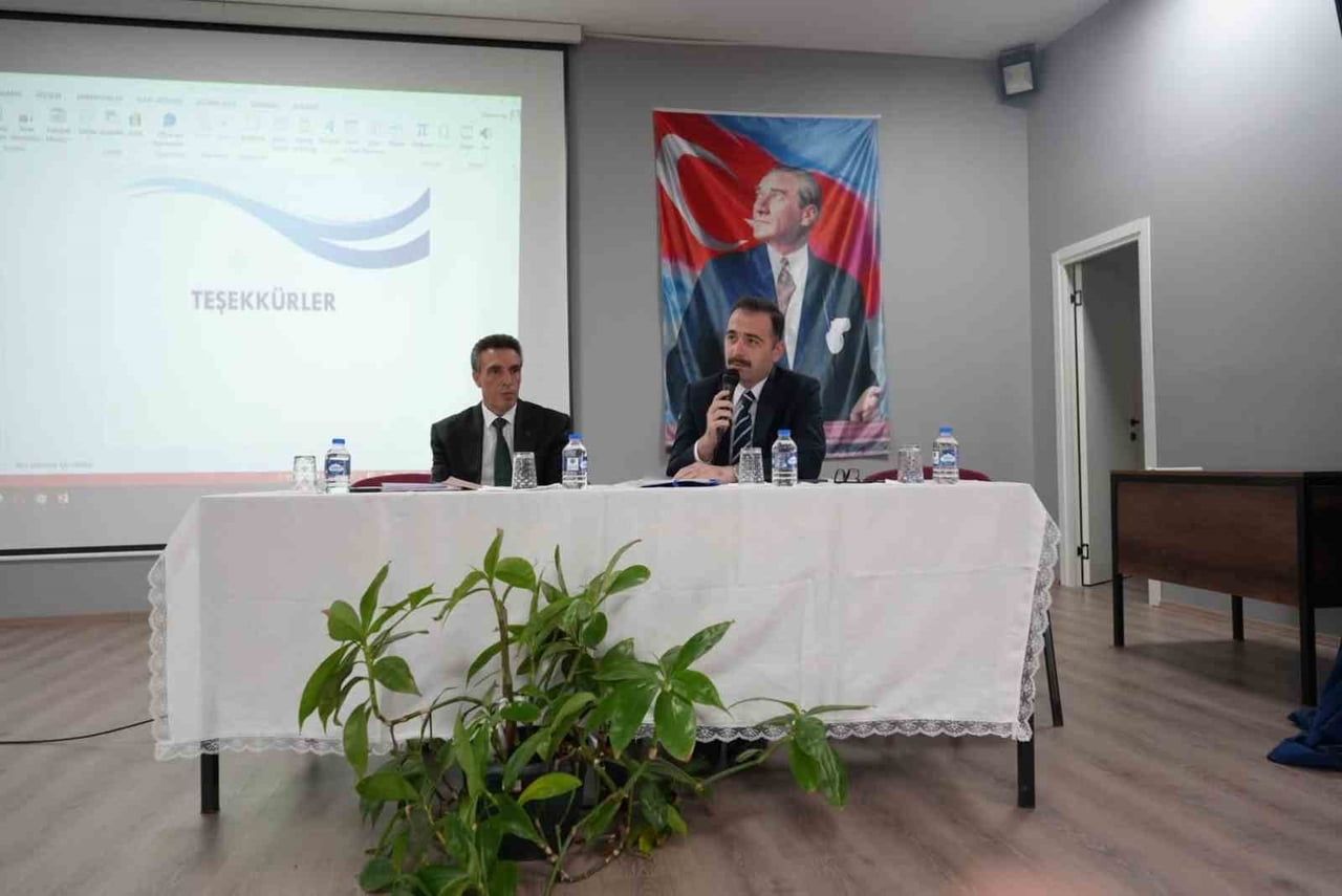 ÜZÜMLÜ’DE OKUL GÜVENLİĞİ TOPLANTISI YAPILDI