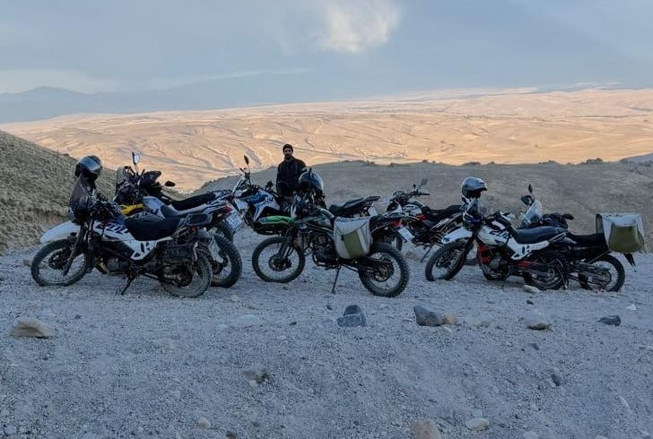 BİTLİS’İN ADİLCEVAZ İLÇESİNDE BİR GRUP MOTOR TUTKUNU, TÜRKİYE’NİN ÖNEMLİ DOĞAL GÜZELLİKLERİNDEN...