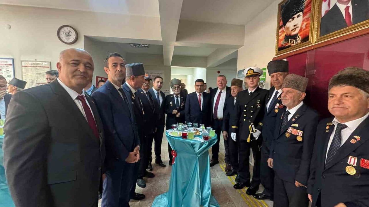 ZONGULDAK (İHA) - ZONGULDAK’IN ALAPLI İLÇESİNDE, 29 EKİM CUMHURİYET BAYRAMI’NIN 103. YIL DÖNÜMÜ...