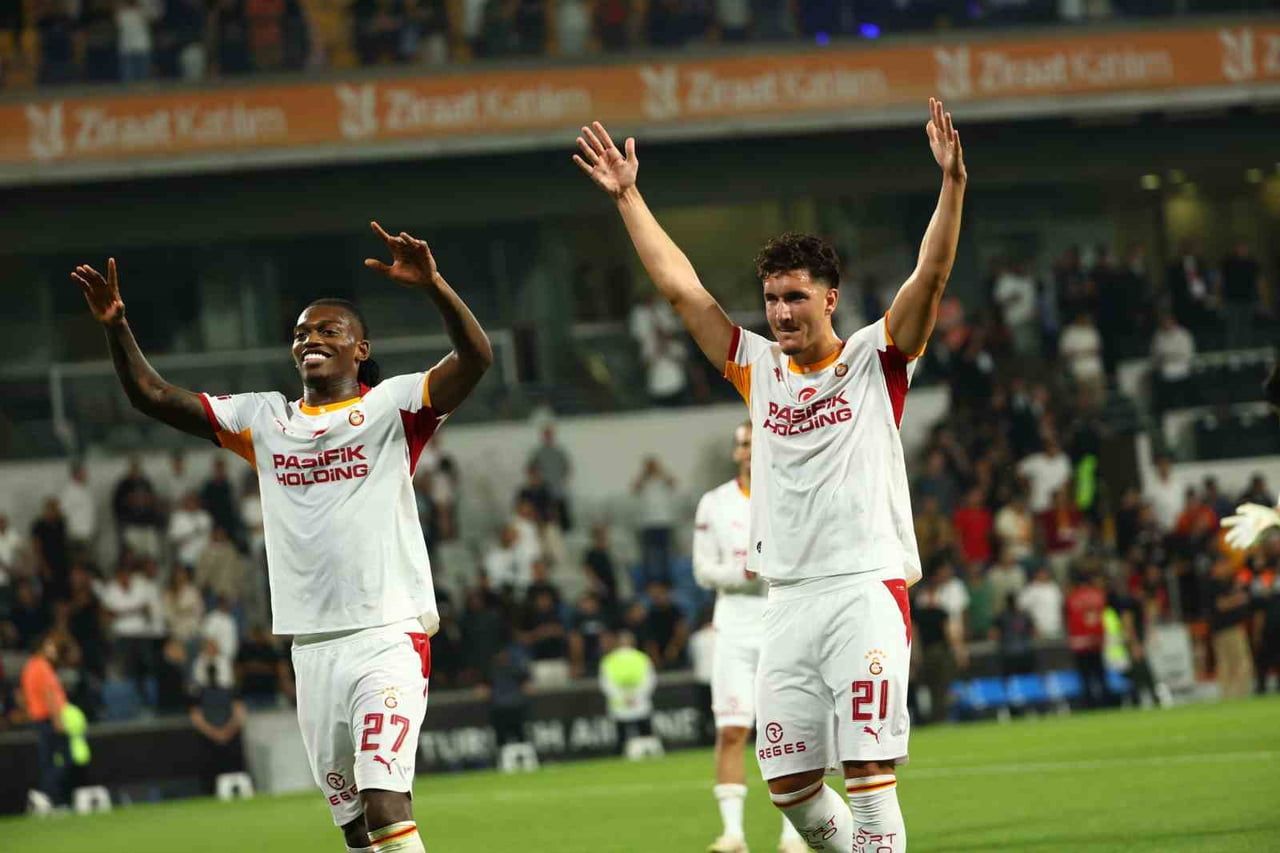 GALATASARAY’IN YENİ TRANSFERLERİ RAFAEL LEAO VE DENİZ GÜL, BAŞAKŞEHİR MAÇININ ARDINDAN...