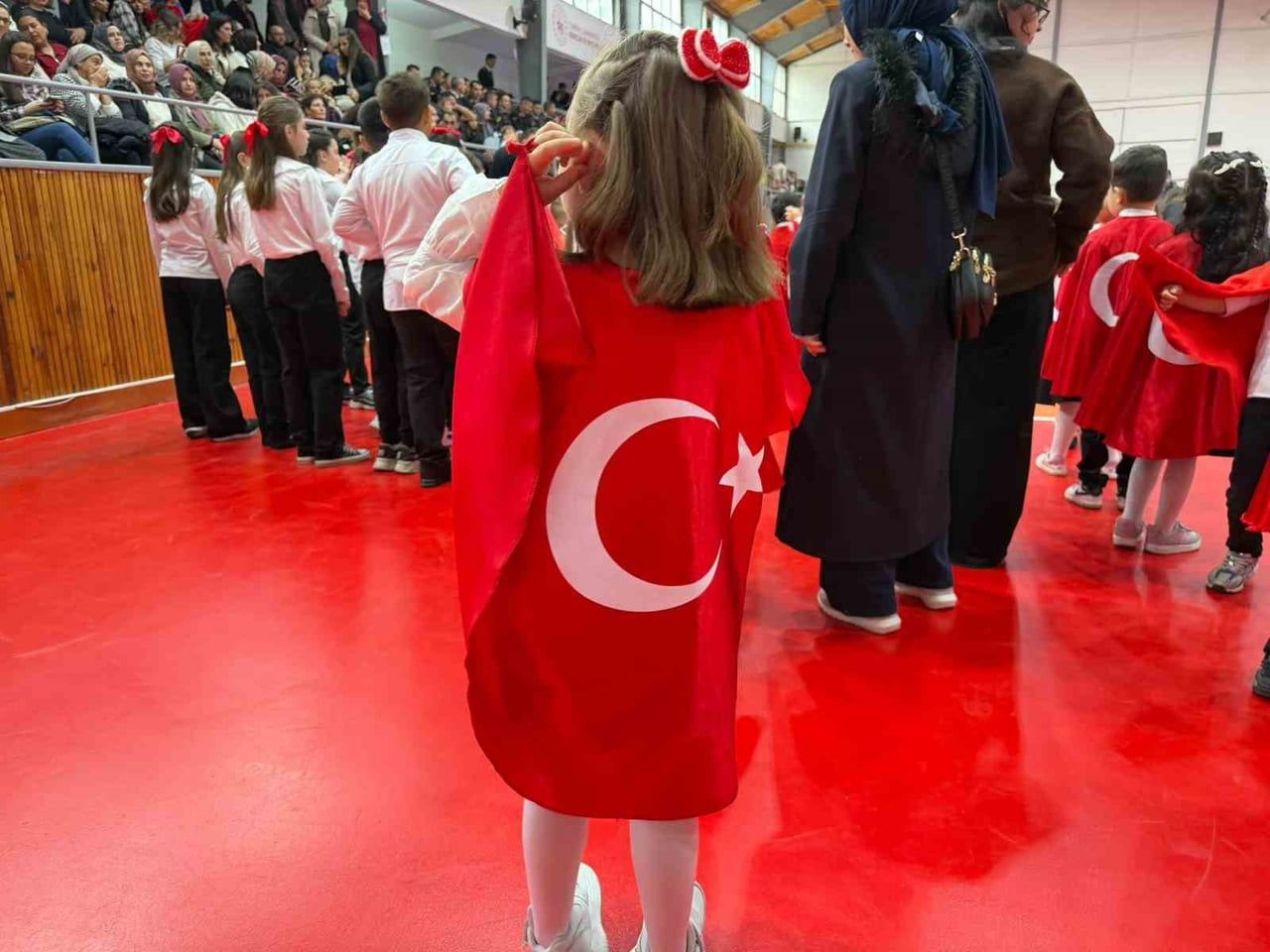 ESKİŞEHİR'İN SİVRİHİSAR İLÇESİNDE 29 EKİM CUMHURİYET BAYRAMI DOLAYISIYLA DÜZENLENEN KUTLAMA...