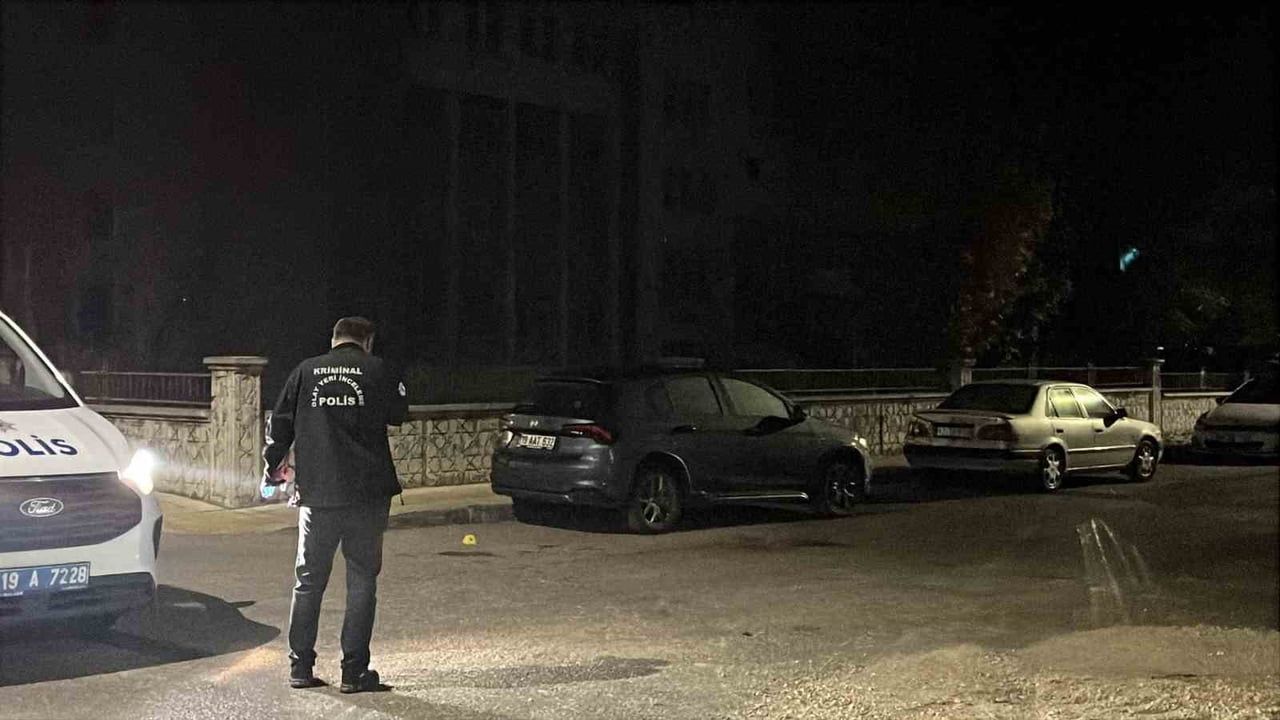 ÇORUM'DA POLİS EKİPLERİ OLAY YERİNDE İNCELEMELERDE BULUNDU