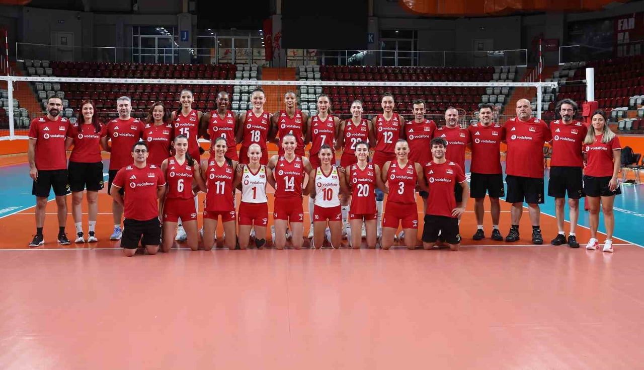 SON AVRUPA VE MİLLETLER LİGİ ŞAMPİYONU A MİLLİ KADIN VOLEYBOL TAKIMI, 21 AĞUSTOS-3 EYLÜL...