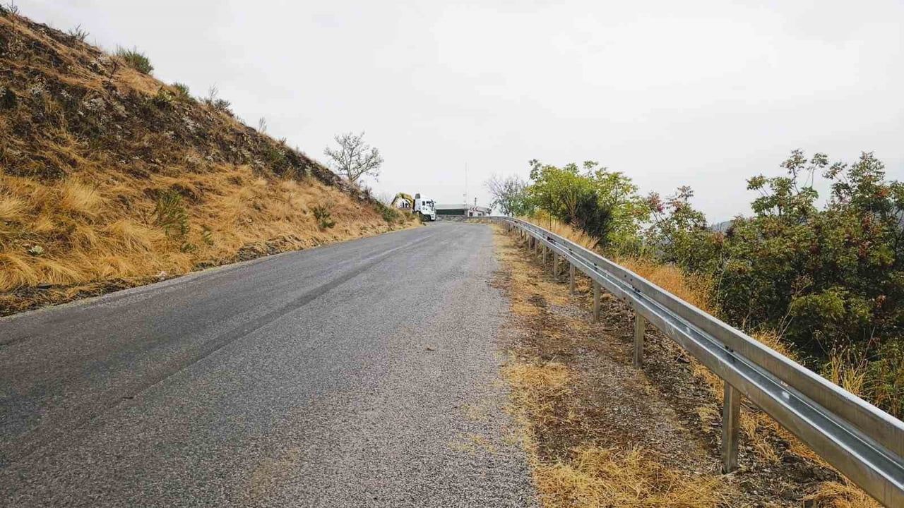MANİSA BÜYÜKŞEHİR BELEDİYESİ, YOL GÜVENLİĞİNİ ARTIRMAK VE YOL KENARLARINDAKİ RİSKLERİ AZALTMAK...