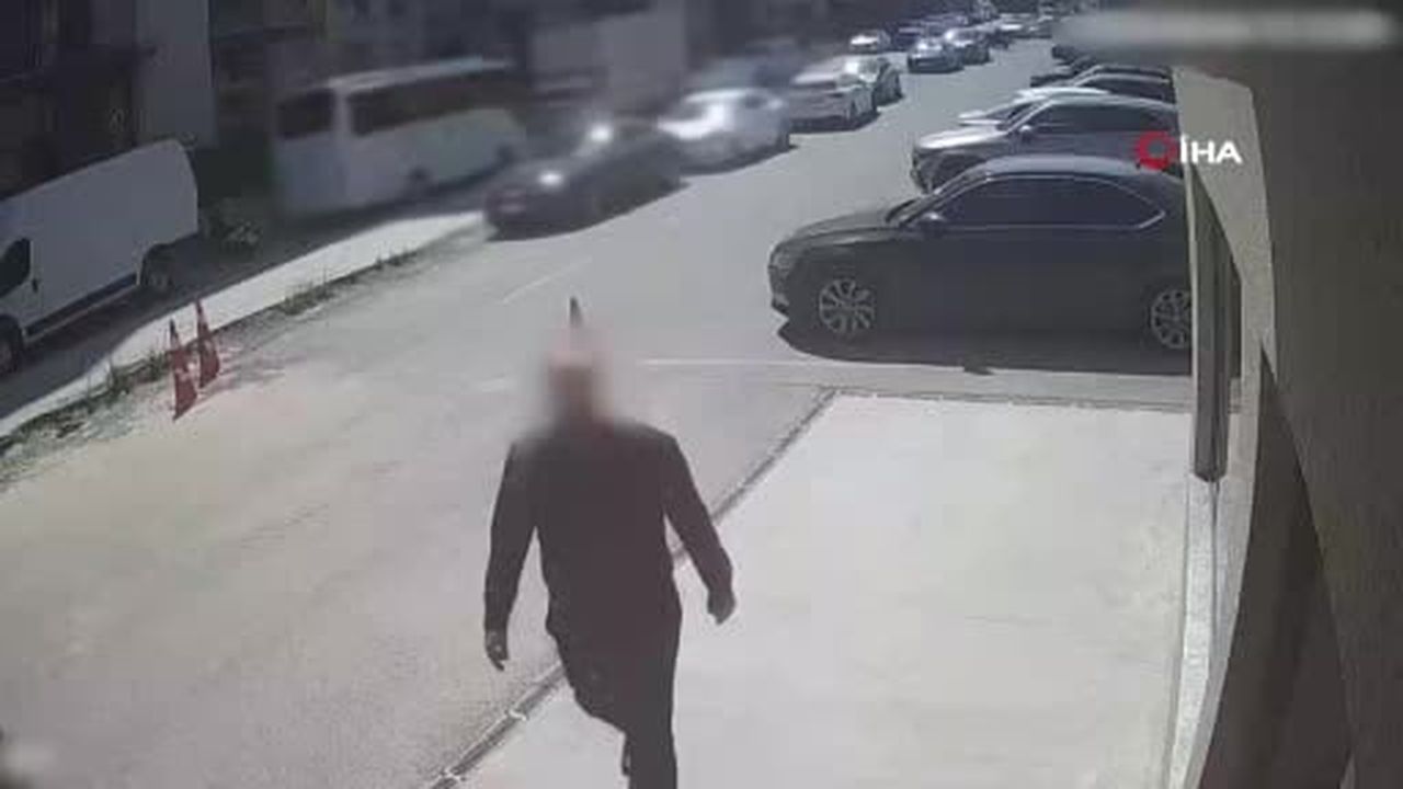 Küçükçekmece’de bebeğinin pusetinde uyuşturucu taşıyan kadın suçüstü yakalandı