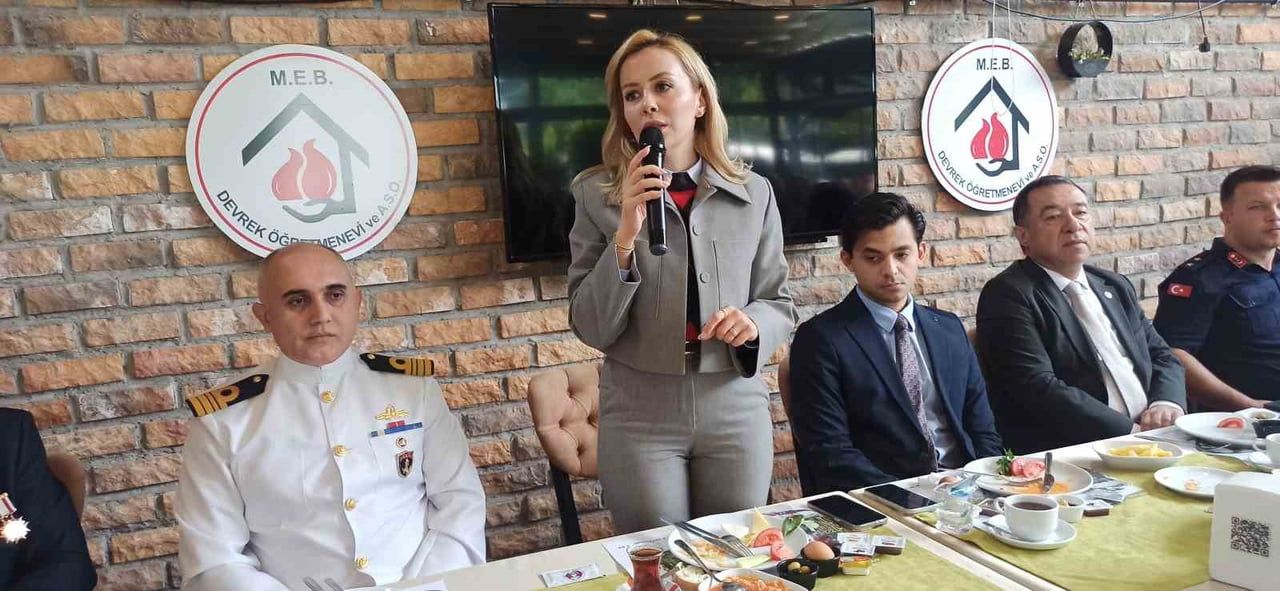 DEVREK'TE GAZİLER GÜNÜ NEDENİYLE DÜZENLENEN KAHVALTI PROGRAMINDA BİR ARAYA GELEREK DAYANIŞMA VE...