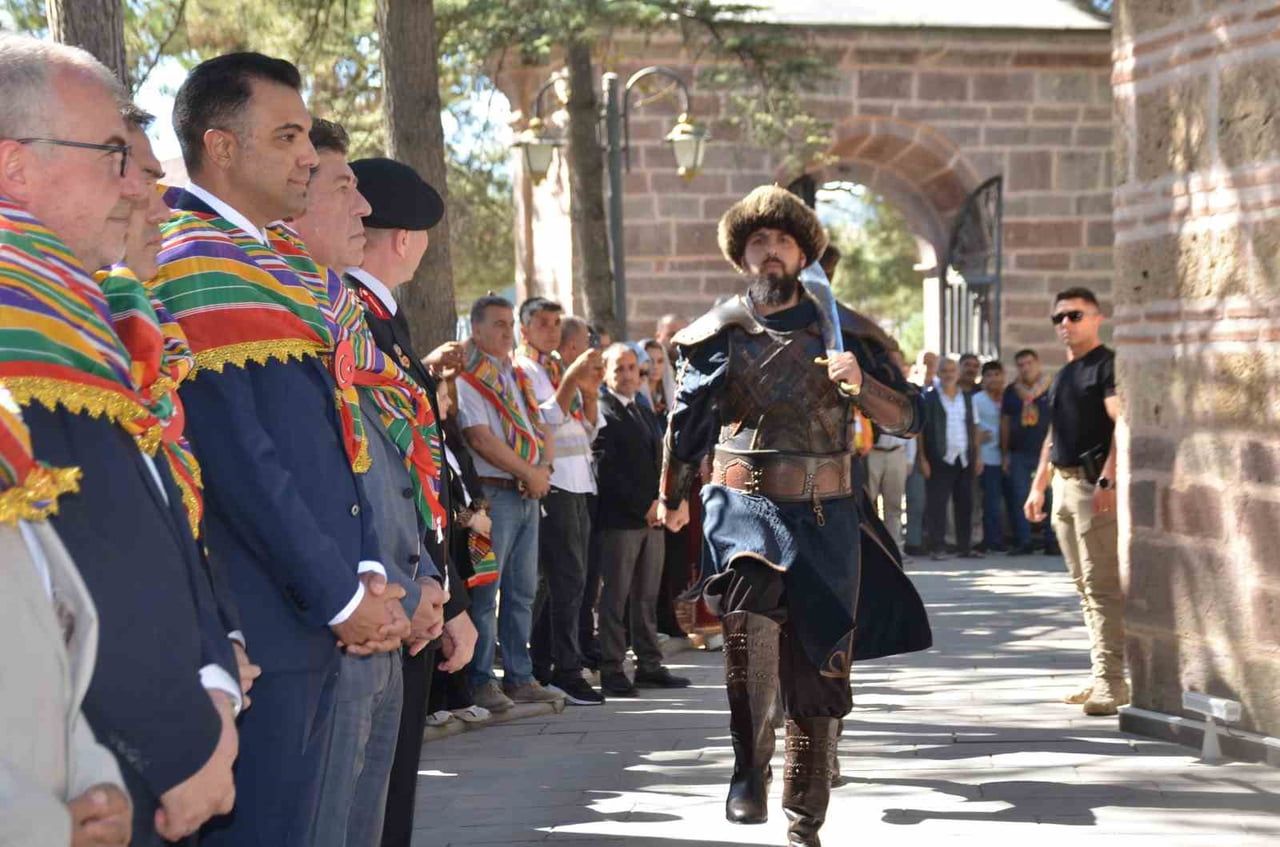 BİLECİK'İN SÖĞÜT İLÇESİNDE BU YIL 745'İNCİSİ DÜZENLENEN ERTUĞRUL GAZİ'Yİ ANMA VE YÖRÜK ŞENLİKLERİ...